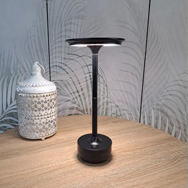 LAMPADA DA TAVOLO LED RICARICABILE SENZA FILI 213LM NERA IP44 ESTIVA