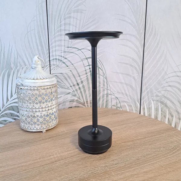 LAMPADA DA TAVOLO LED RICARICABILE SENZA FILI 213LM NERA IP44 ESTIVA