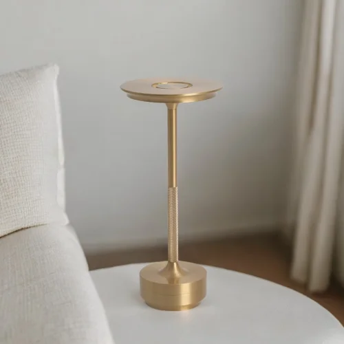 LAMPADA DA TAVOLO LED RICARICABILE SENZA FILI 213LM ORO IP44 ESTIVA