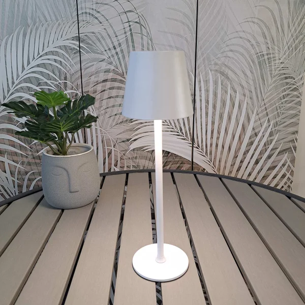 LAMPADA DA TAVOLO LED RICARICABILE SENZA FILI 229LM BIANCA IP44 SIRANA LAMPADA DA TAVOLO LED RICARICABILE SENZA FILI 229LM BIANCA IP44 SIRANA