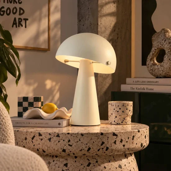 LAMPADA DA TAVOLO IN ACCIAIO VERNICIATO BEIGE E27 CHANTERELLE